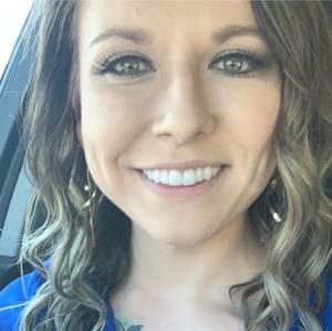 Meet your Posher, Kayla